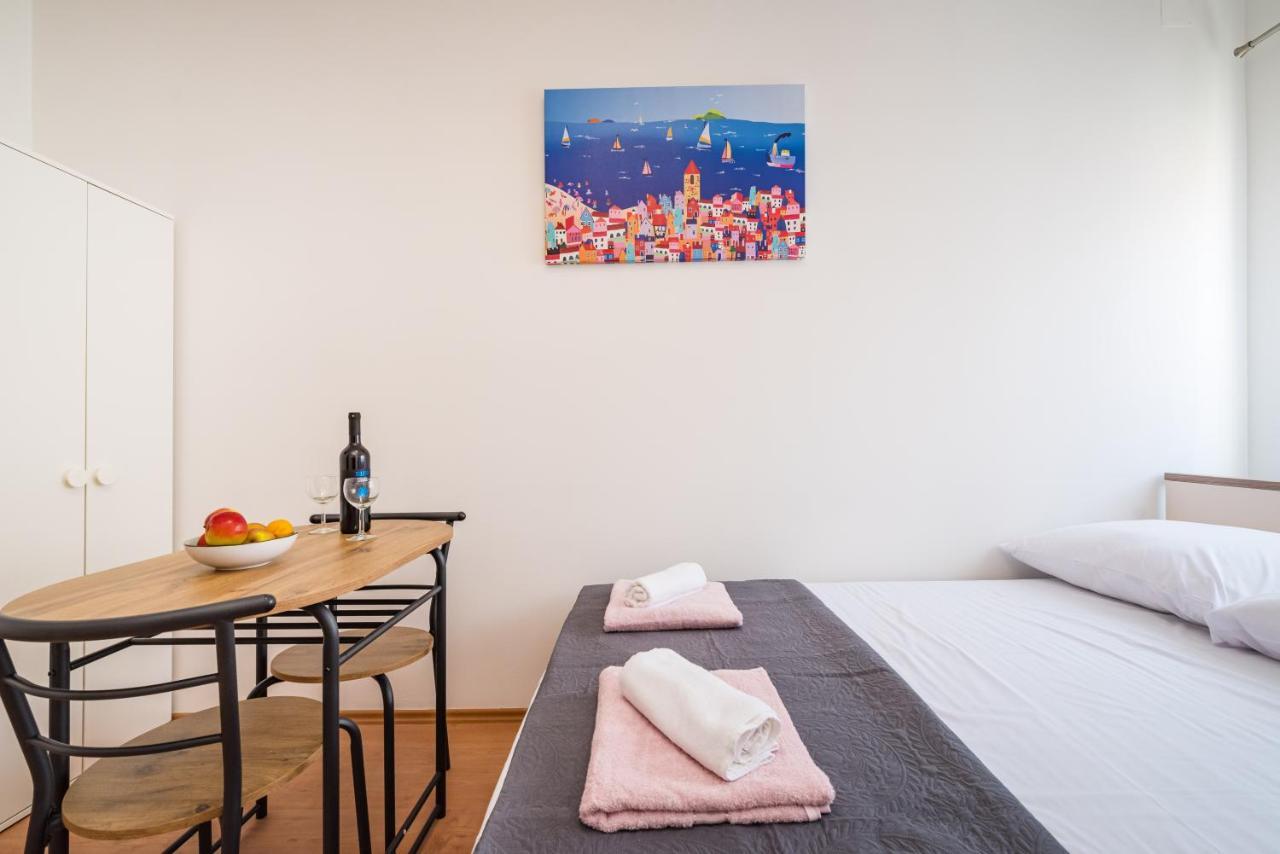 Studio And Rooms Zadar City Wall Exterior photo